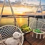 Country Garden Beach Suite By Nest Home At Danga Bay